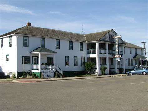 kempton hotel in terry montana.